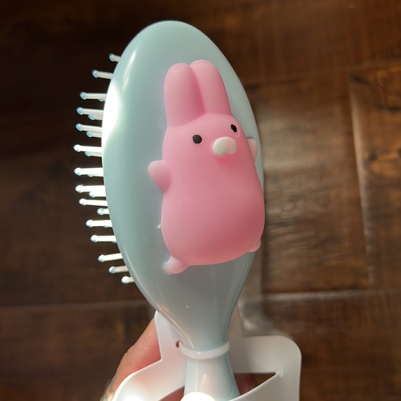 NWT Bunny Hair Brush! - Picture 4 of 5
